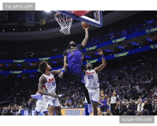 戴维斯进攻表现大幅提升，助力球队取胜新趋势显现