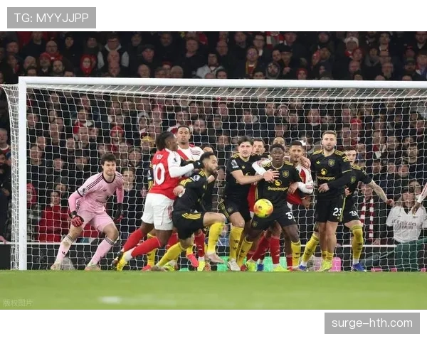 英超集锦燃爆球迷热情，逆转绝杀与神级进球引爆全场