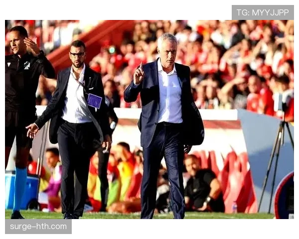 穆里尼奥与安切洛蒂本赛季战术风格对比及执教表现分析 穆里尼奥与安切洛蒂本赛季战术风格对比及执教表现分析