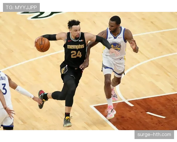 比尔单打得分效率提升显著 拉开队内投射差距