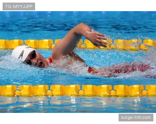 李冰洁训练完直接拎包去逛奢侈品店？